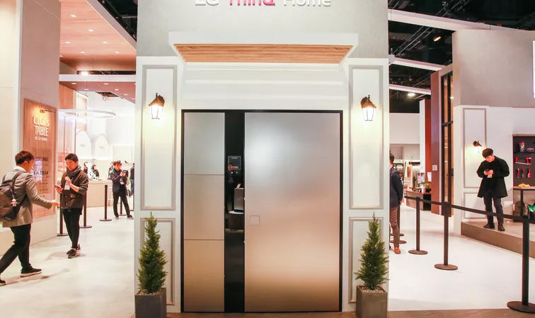 002-lg-thinq-home-door-756x450 درب هوشمند