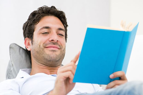 Reading Book - ۵ کار ساده که میلیونرها انجام می‌دهند
