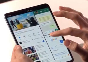 the galaxy fold multitasking 300x213 - با بهترین کاربرد گوشی های تاشو آشنا شوید